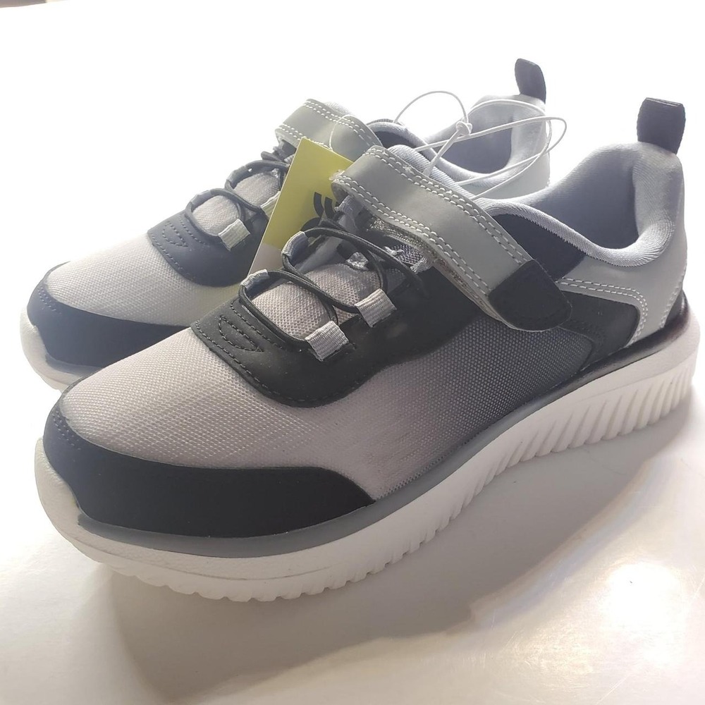 NWT Target "All In Motion" Dara performance sneakers size 3 Men's